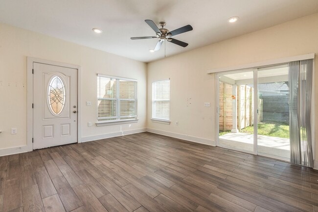 Building Photo - 3702 Tower View Ct