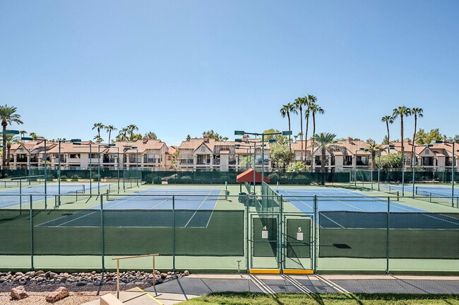 Building Photo - 9708 E Vía Linda