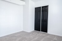 Building Photo - Looking for a 3-Bedroom townhome in Midlan...