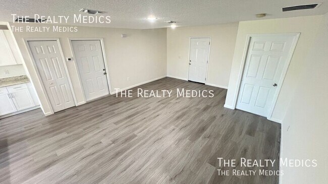 Building Photo - 1242 Halber Ave NW