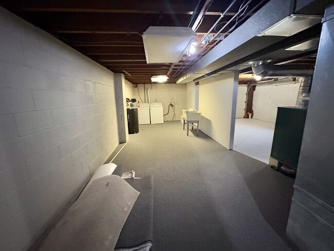 Building Photo - 125 Edgewood Cir