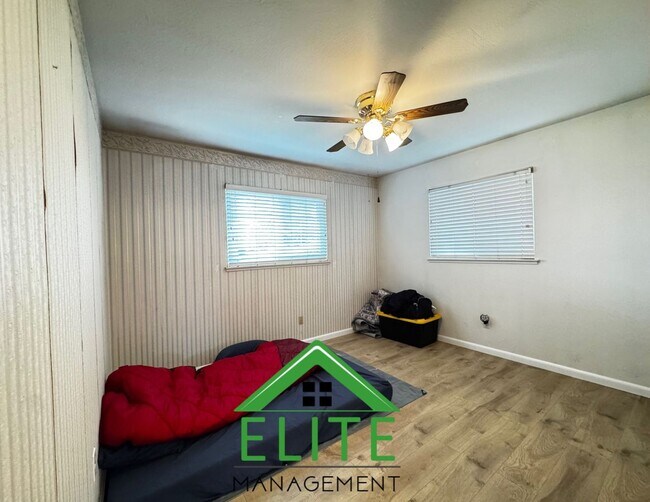 Building Photo - **Charming 3-Bedroom Home in Established S...