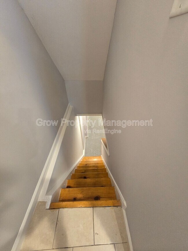 Building Photo - 1649 S Bailey St