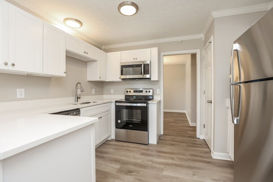 Building Photo - 3068 Chateau Valley Dr