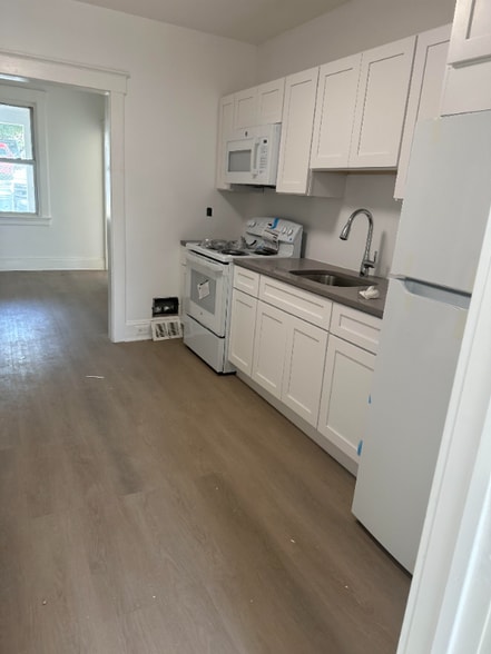 Primary Photo - 243 Ward Ave