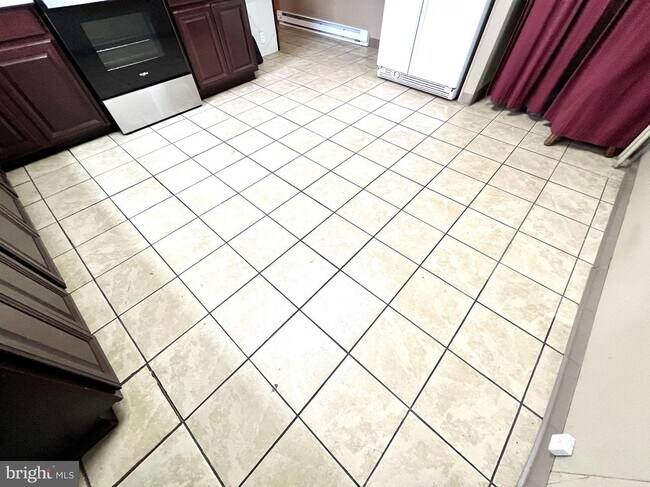 Building Photo - 145 N Nice St