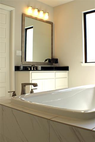 Building Photo - 8441 Wembley