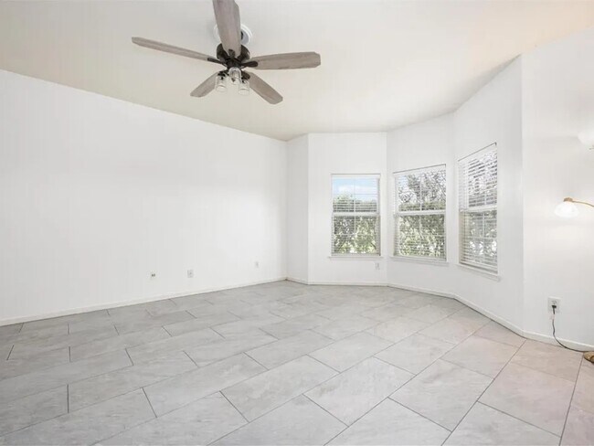 Building Photo - 20827 Settlers Lake Cir N