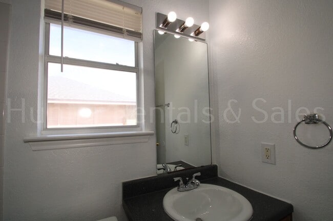 Building Photo - North Killeen!