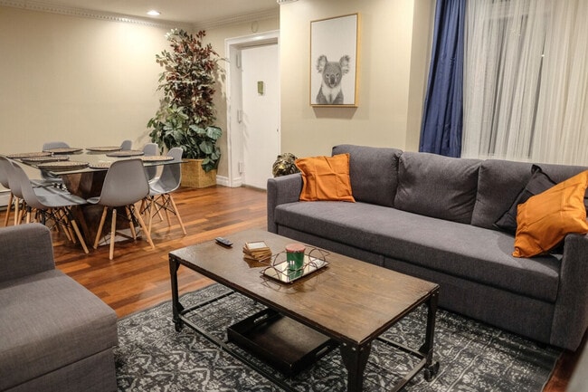 Building Photo - 65 W 107th St