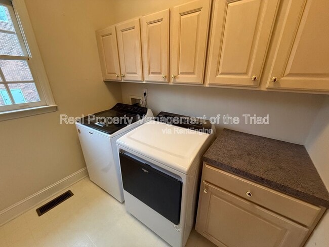Building Photo - 4210 Shoal Creek Dr