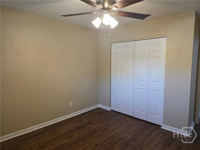 Building Photo - 312 W 5th St