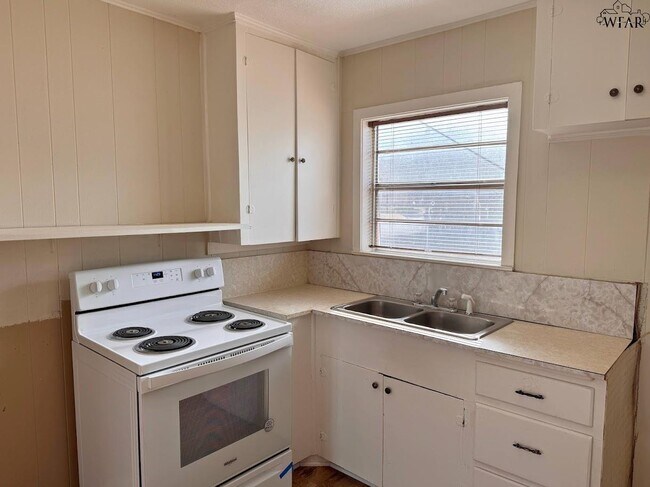 Building Photo - 2907 Moffett Ave