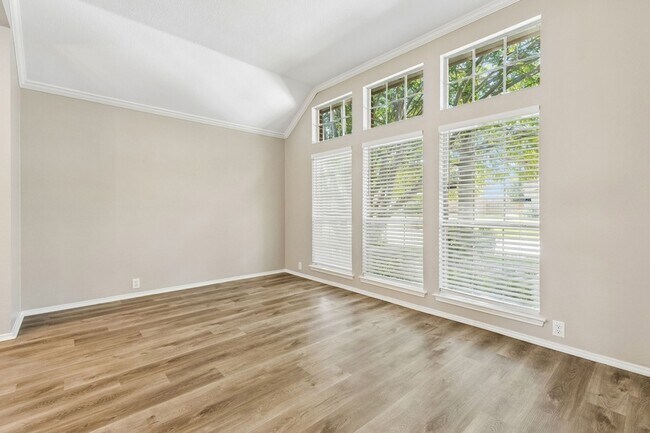 Building Photo - 3313 Heatherbrook Dr