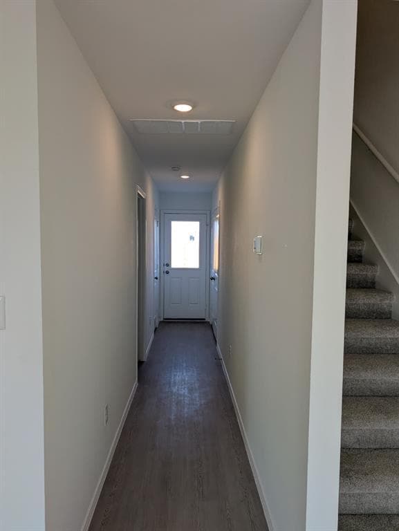 Building Photo - 635 Whoopers Lp