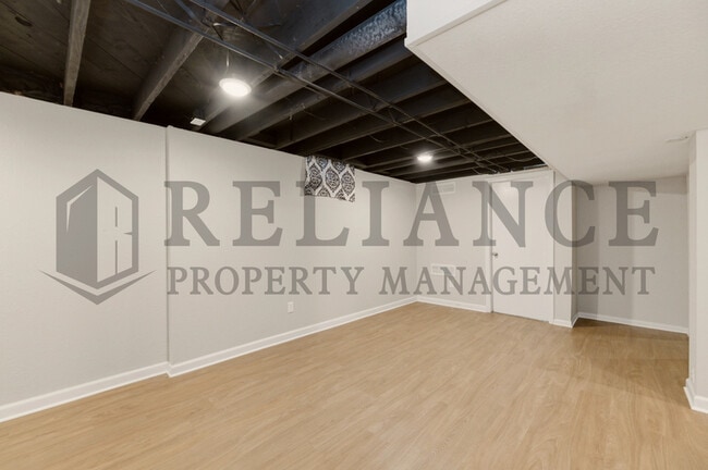 Building Photo - 1415 N Prairie Ln