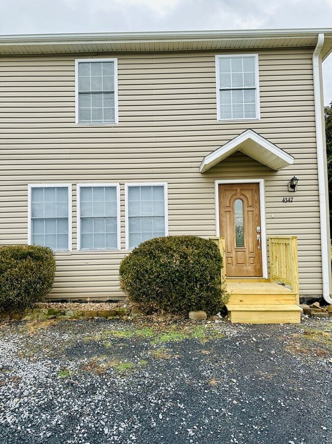 Building Photo - Duplex for Rent in TA school District