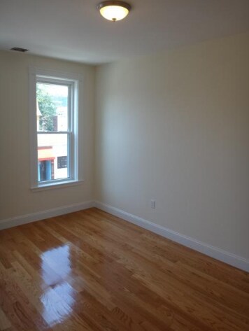Building Photo - 100 L St