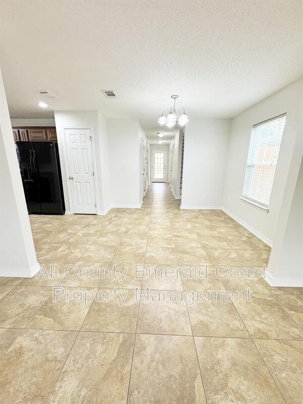 Building Photo - 293 Dahlquist Dr