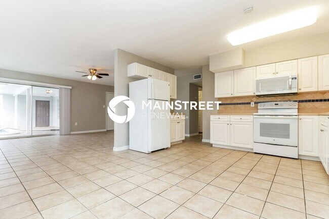 Building Photo - 2 Bedroom Pet-Friendly Home in Fort Myers,...