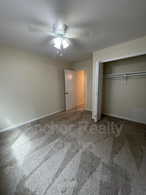 Building Photo - 2226 Sedgewick Dr