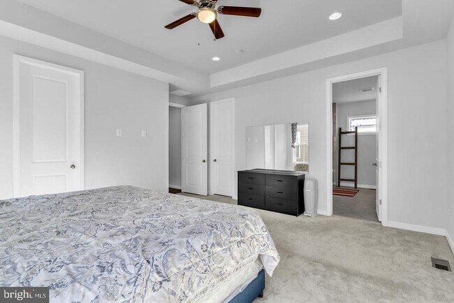 Building Photo - 41919 Spring Air Dr