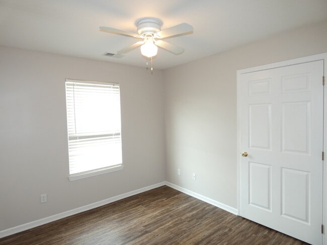 Building Photo - Beautiful Duplex in Gladstone, MO