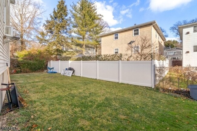 Building Photo - 19 Cooper Dr