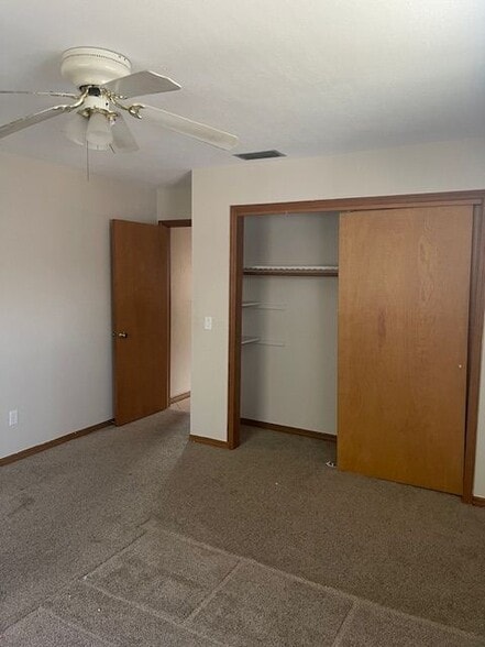 Building Photo - 724 Montclair Terrace