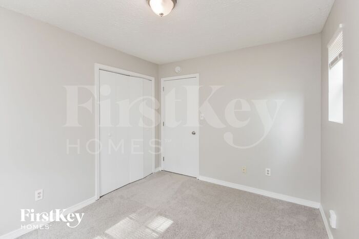 Building Photo - 2281 Briarwood Cir SW