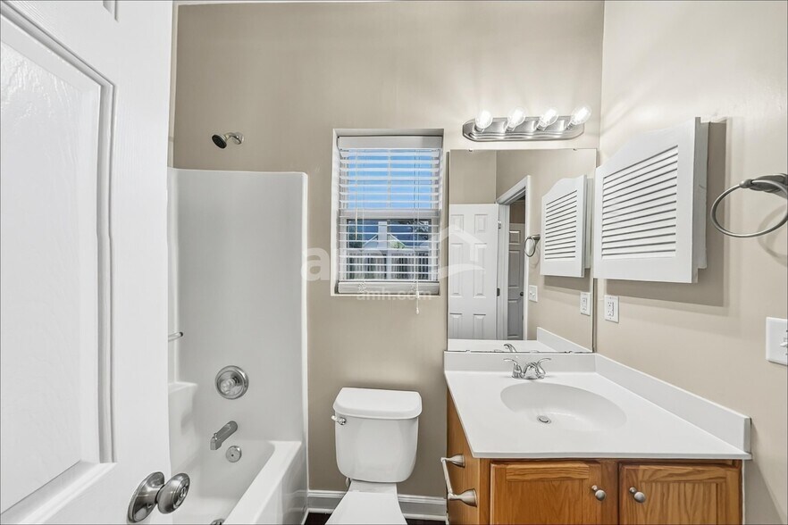 Building Photo - 202 Curico Ln