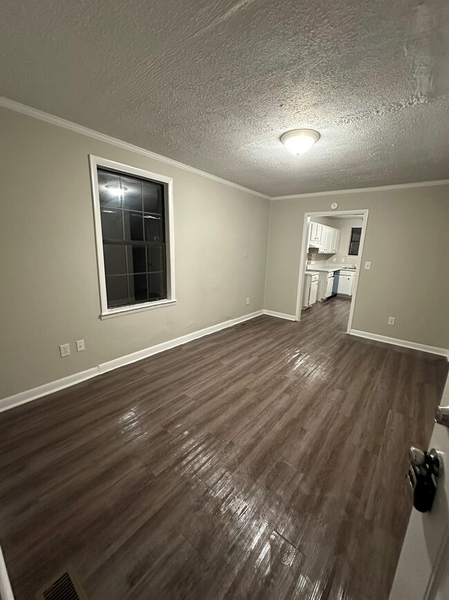 Building Photo - 508 Cedarmont Dr