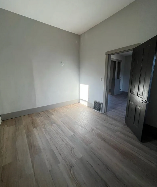 Building Photo - 1025-1027 Redfield