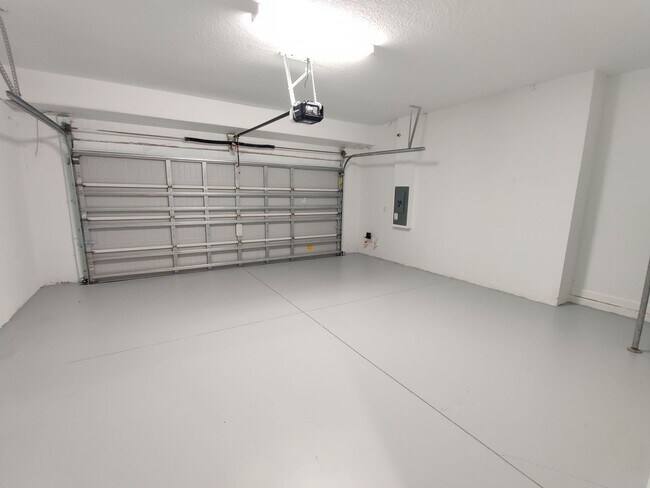Building Photo - 1290 White Fox Run