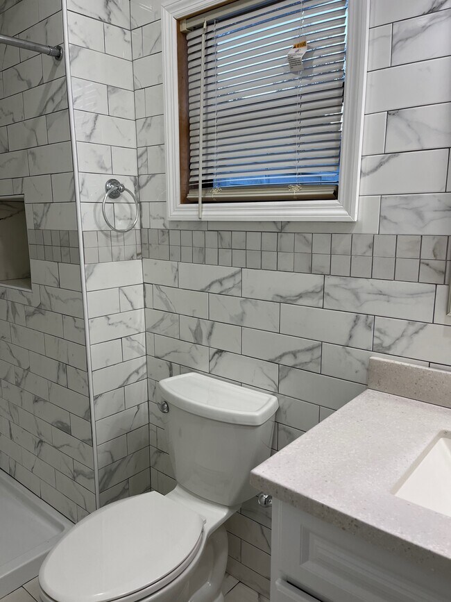 Bathroom - 836 Lake Martha Dr NE