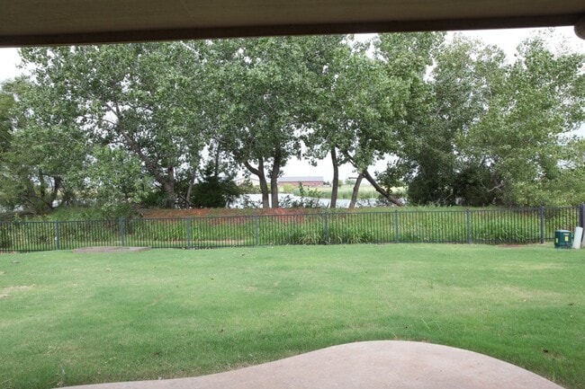 Building Photo - Home in Gated Community also In Deer Creek Schools