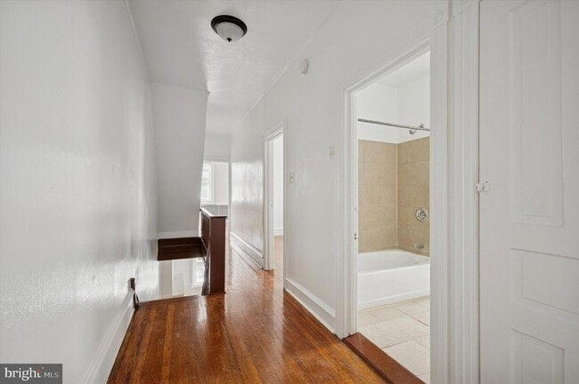 Building Photo - 1658 Conklin St