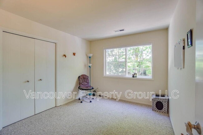 Building Photo - 13210 SE 7th St