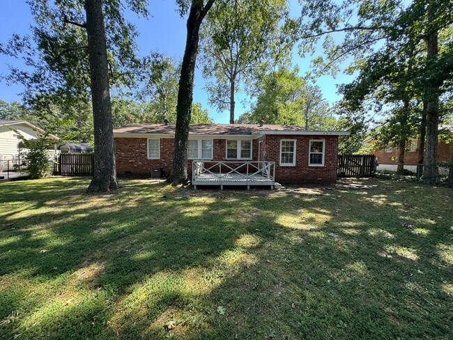 Building Photo - 2/2 Charming House in Garden Lakes $1,295