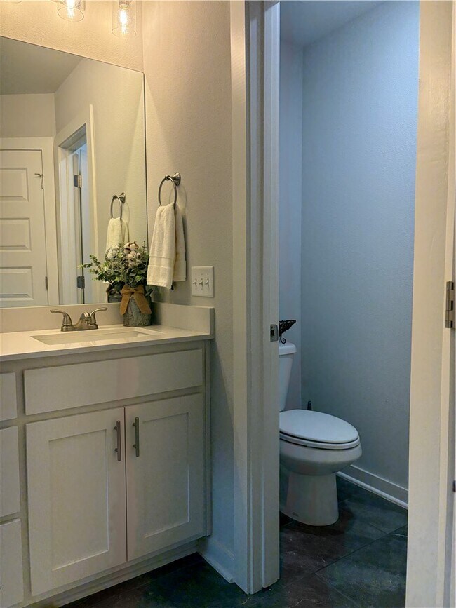 Building Photo - 2739 S Angels Rd