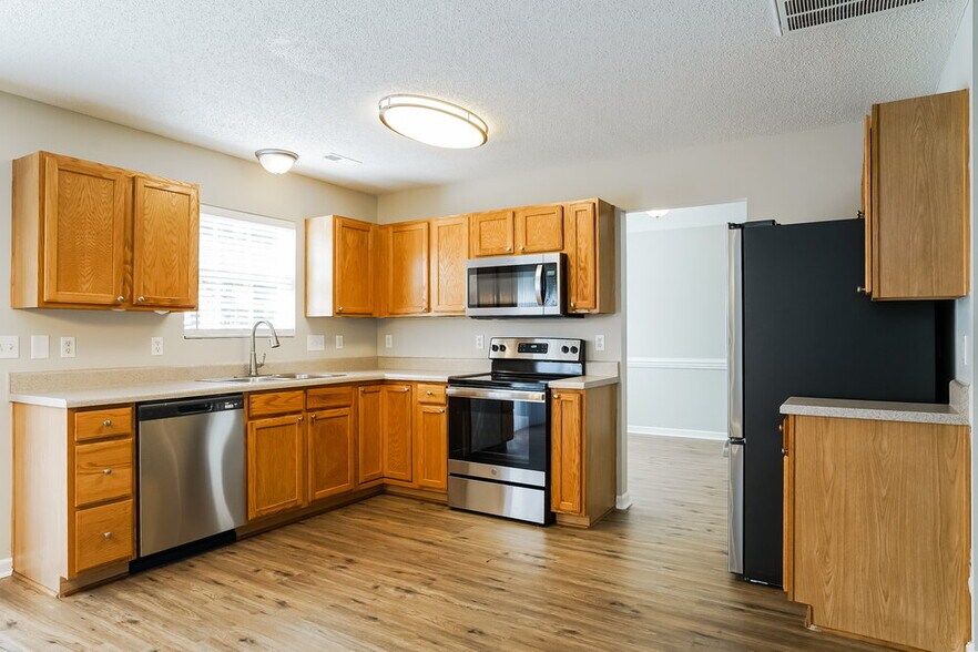 Building Photo - 409 Texanna Way