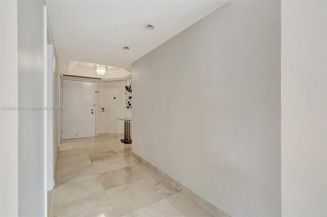 Building Photo - 4000 Island Blvd