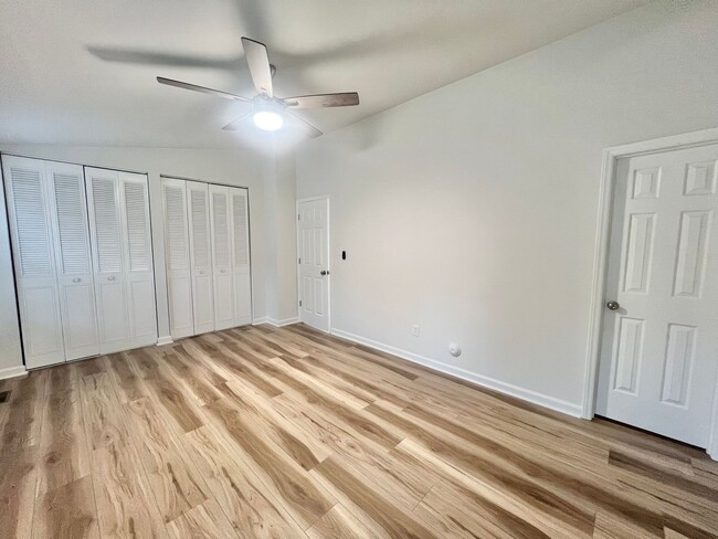 Building Photo - Newly Remodeled 3BD, 3.5BA Raleigh Townhom...