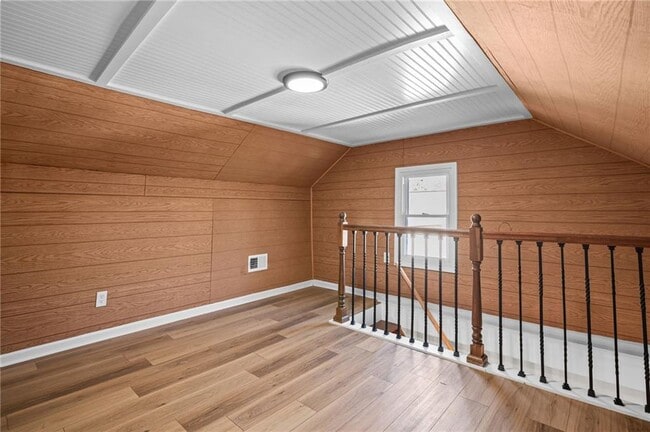 Building Photo - 1467 Ryan St SW