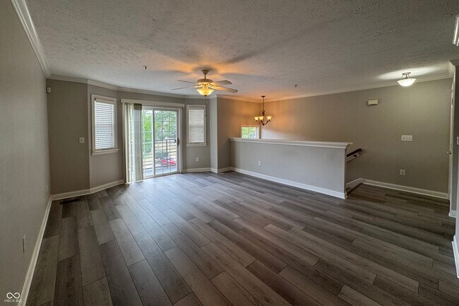 Building Photo - 1442 Oakhill Dr