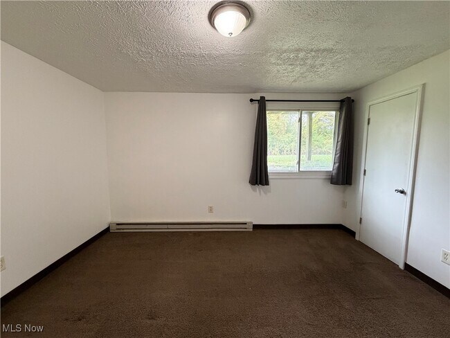 Building Photo - 4107 Orchard Dale Dr NW