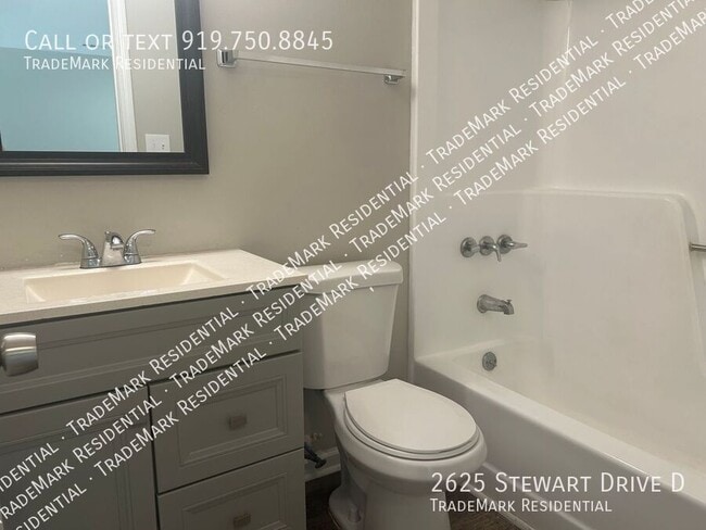 Building Photo - 2625 Stewart Dr
