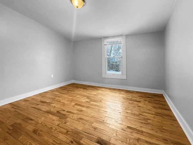 Building Photo - 309 Eastern Ave SE