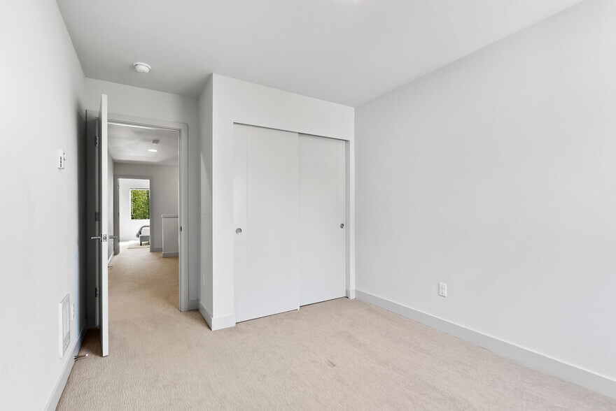 Building Photo - 17905 35th Ave SE