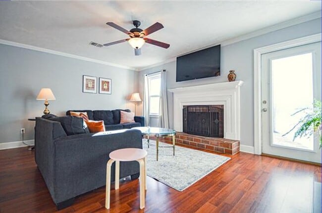 Building Photo - 980 Marys Dr